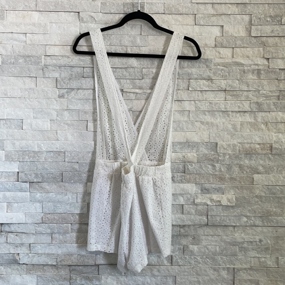 White Eyelet Surplice Short Overalls - Picture 5 of 7